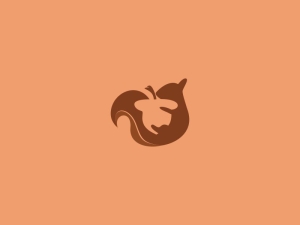 Logo D'écureuil Heureux