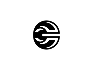 Logotipo De Llave Inglesa Letra C