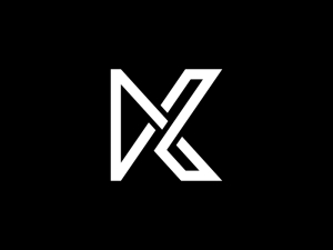 Goldgehäuse Mit Monogramm-logo